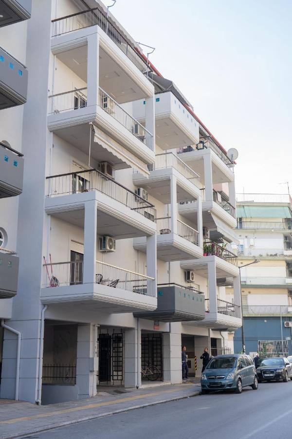 The Whole Packet A5 Center With Parking Apartment Larissa Exterior foto